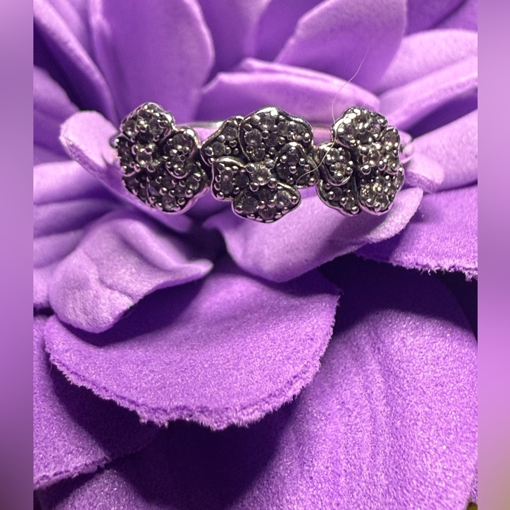 Pandora Moments Triple Pansy Flower Ring